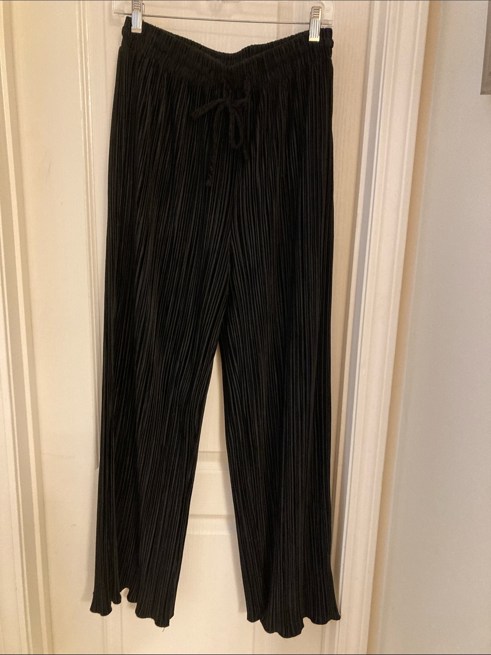 Black Pleated Wide-Leg Women's Pants